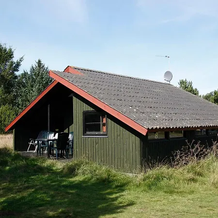 Holiday home Two-bedroom Holiday In 7 Aalbaek