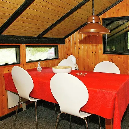 Two-bedroom Holiday In 7 Holiday home