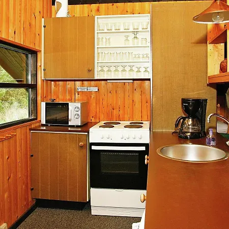 Two-bedroom Holiday In 7 Aalbaek
