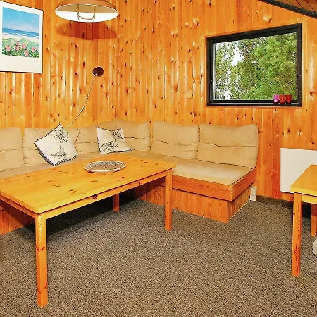 Two-bedroom Holiday In 7 *