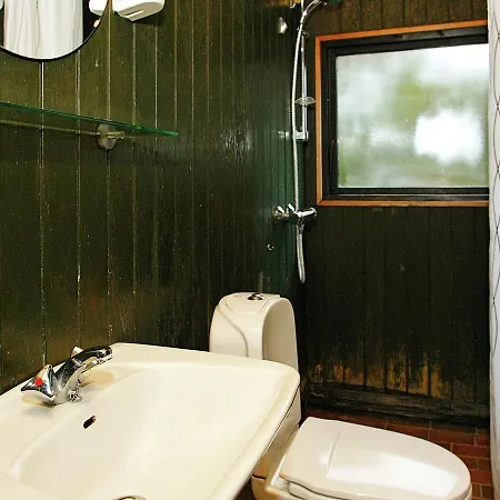 Two-bedroom Holiday In 7